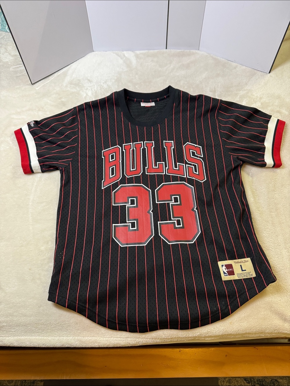 ⭐️Mitchell and Ness hardwood classics Chicago Bulls Scottie Pippen jersey SZ L